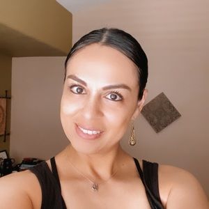 Meet your Posher, Claudia